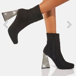 Anne Michelle Booties